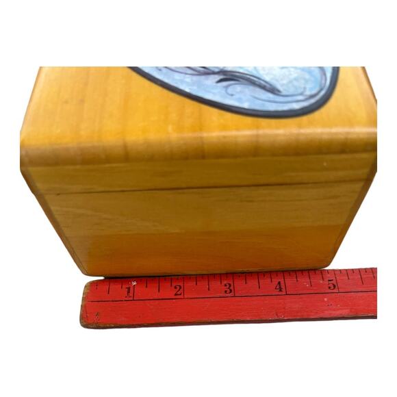 Vintage and Lane Mini Cedar Chest Mother & Child P Buckley Moss - Picture 5 of 9